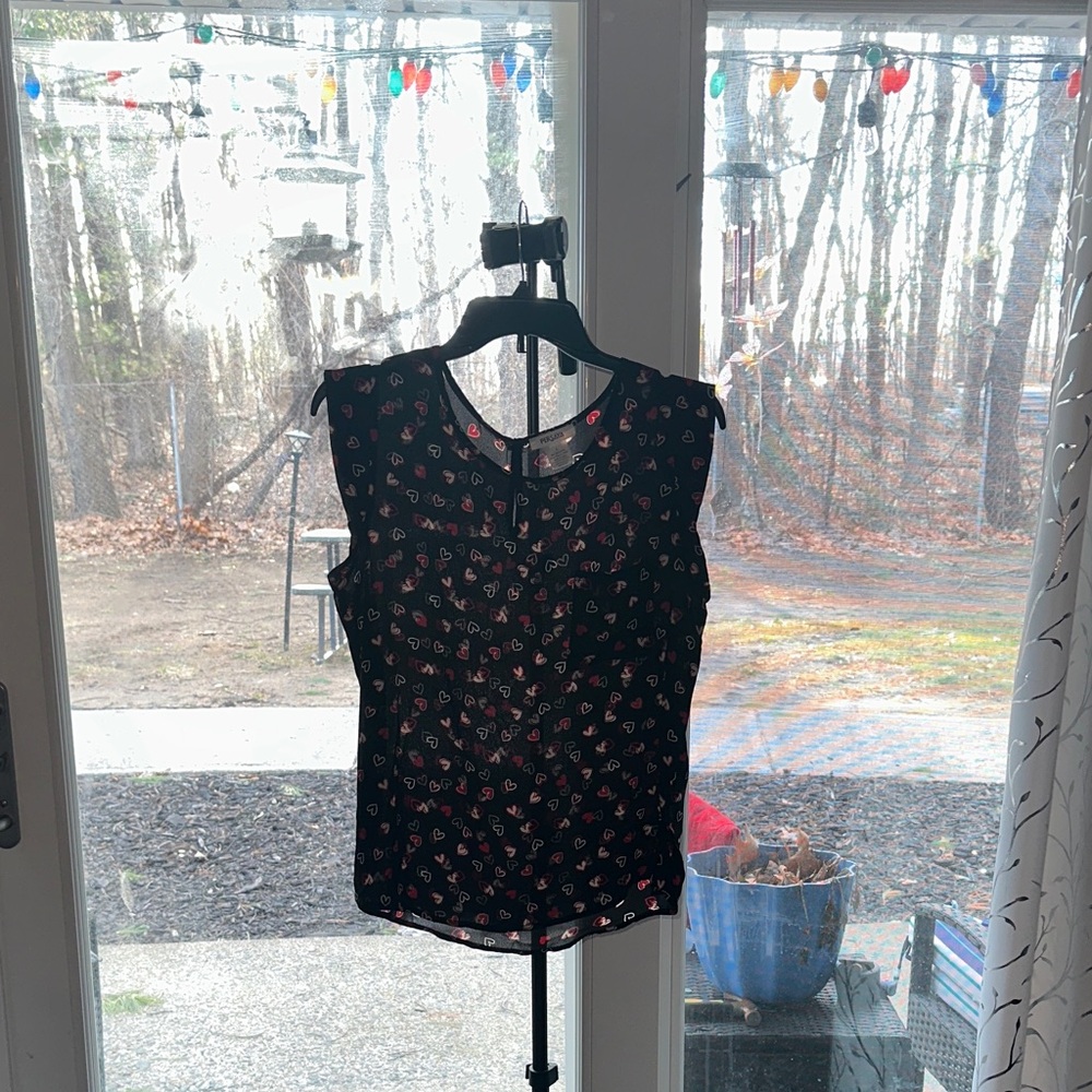 Persaya Black Sleeveless Heart-Print Camisole with Pink Accents